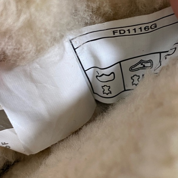 UGG Luisa Chocolate Brown Leather Lace Up Boots  Water-Resistant Size 5.5 - Picture 10 of 11